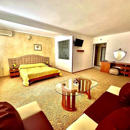 Family Hotel The Golden Fish ソゾポル エクステリア 写真