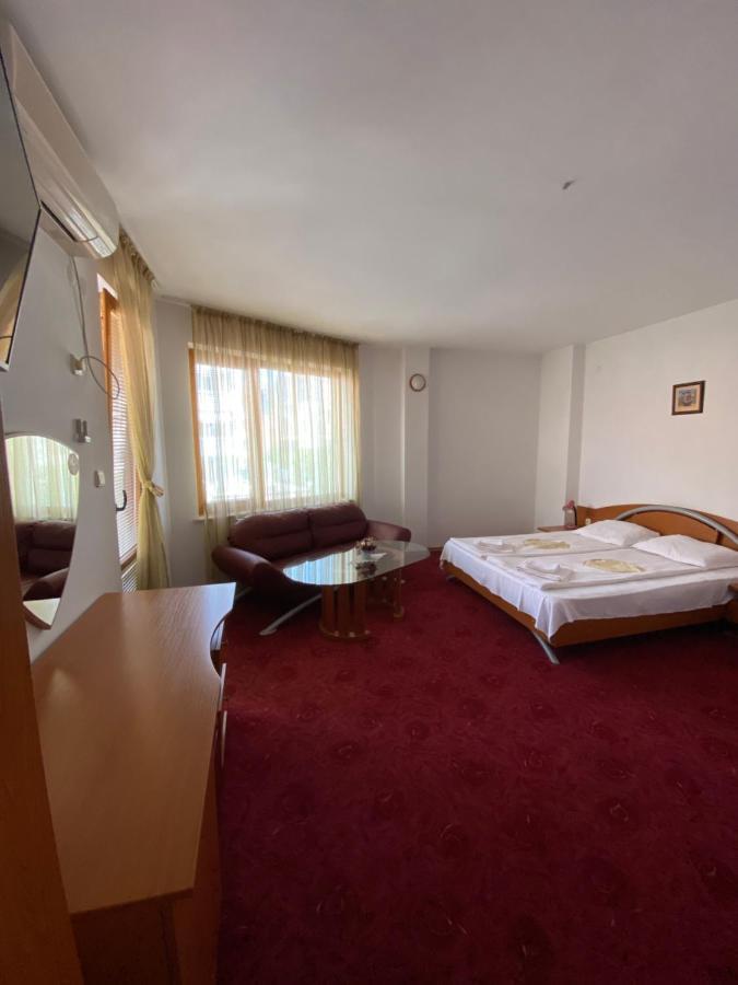 Family Hotel The Golden Fish ソゾポル エクステリア 写真