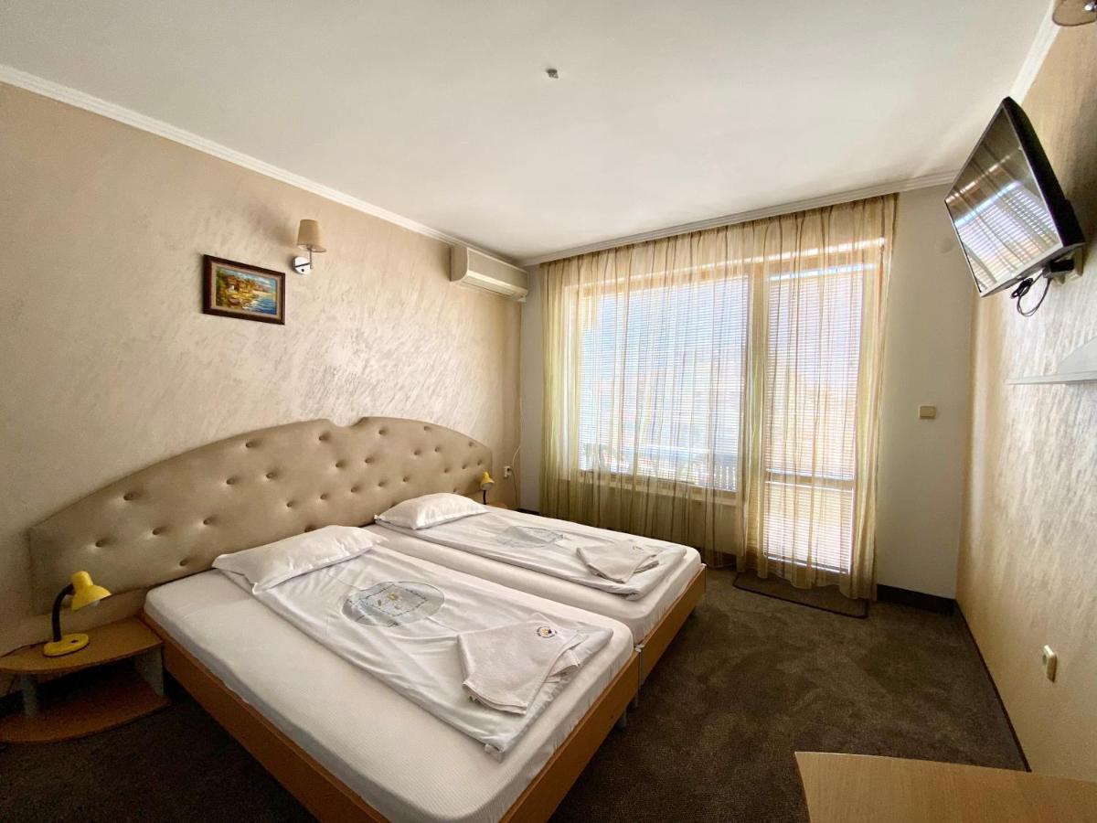 Family Hotel The Golden Fish ソゾポル エクステリア 写真