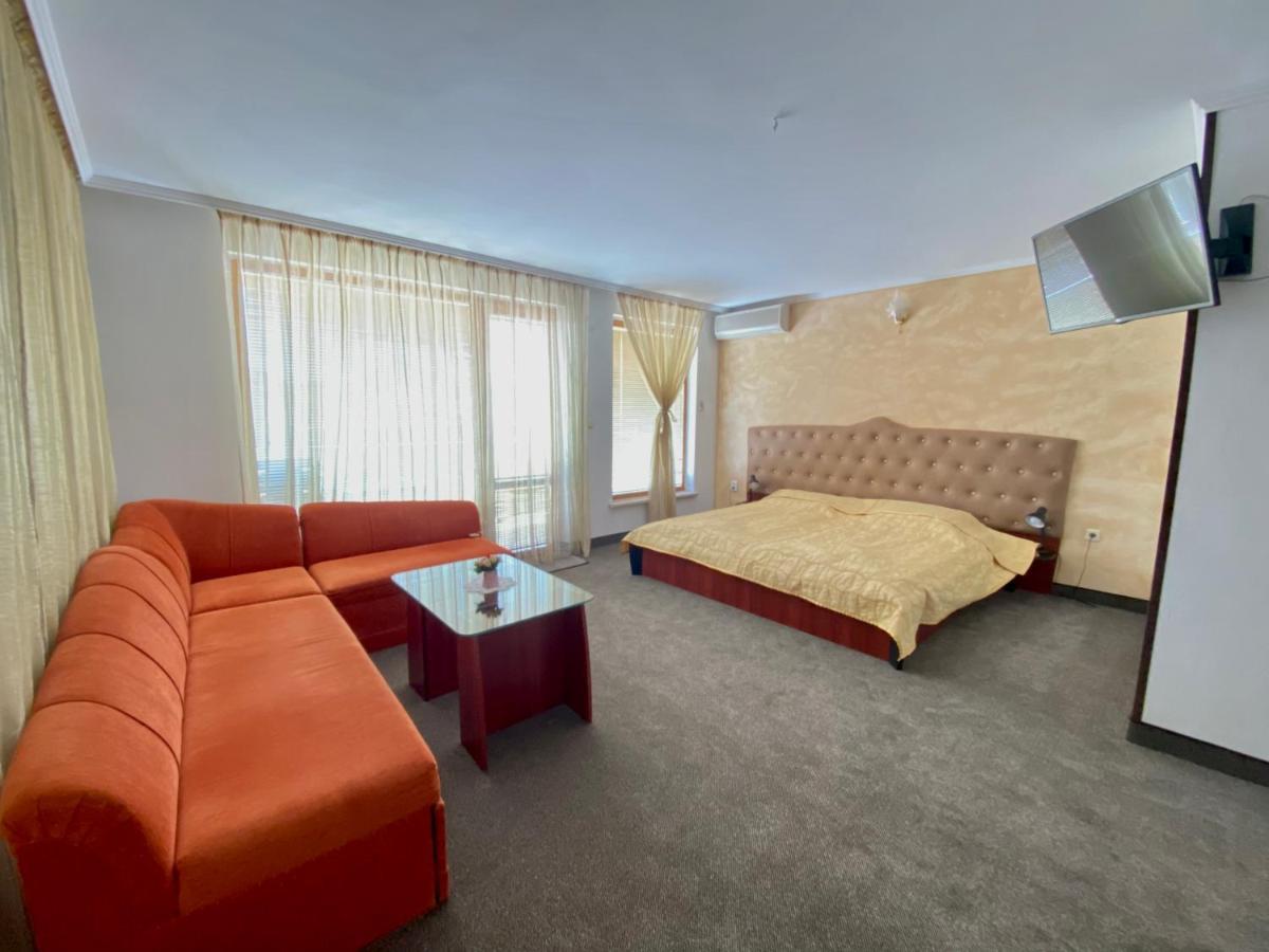 Family Hotel The Golden Fish ソゾポル エクステリア 写真