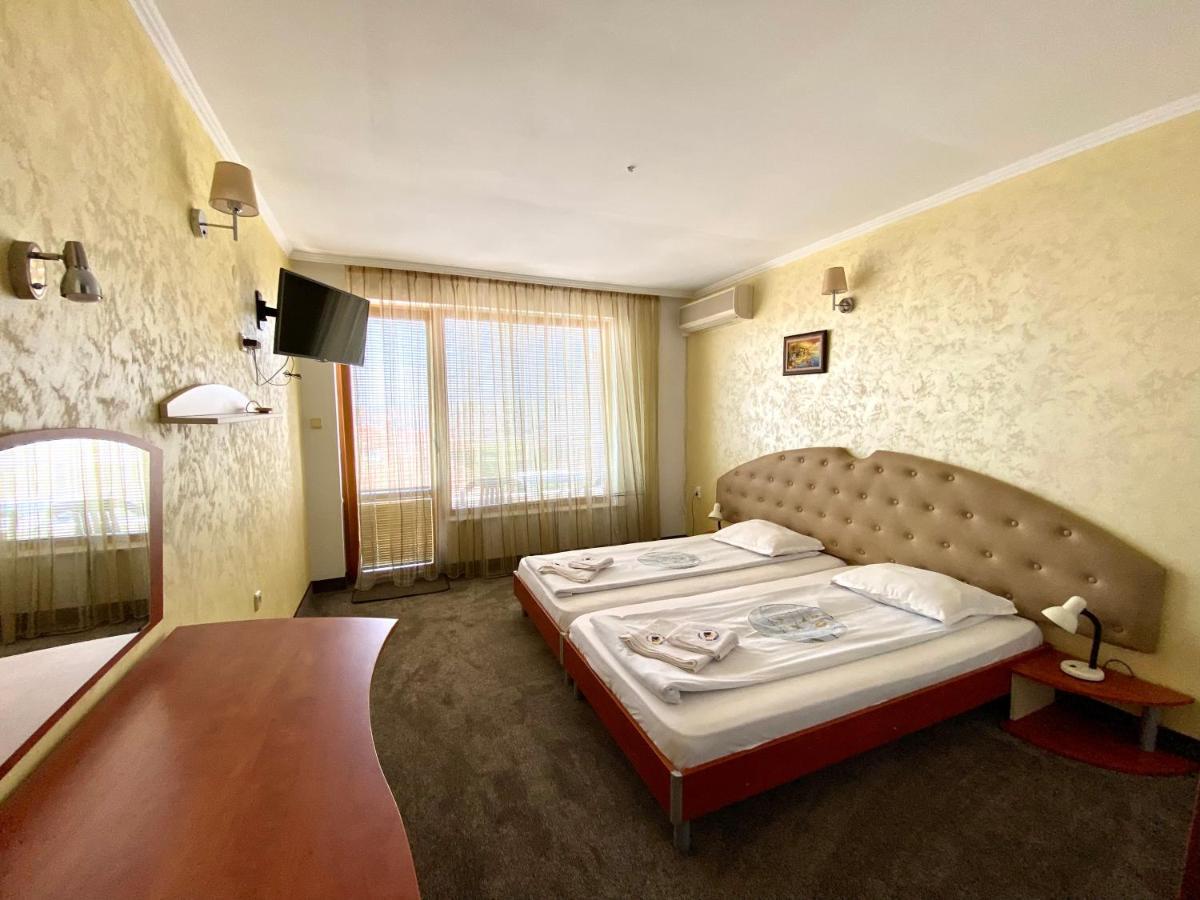 Family Hotel The Golden Fish ソゾポル エクステリア 写真
