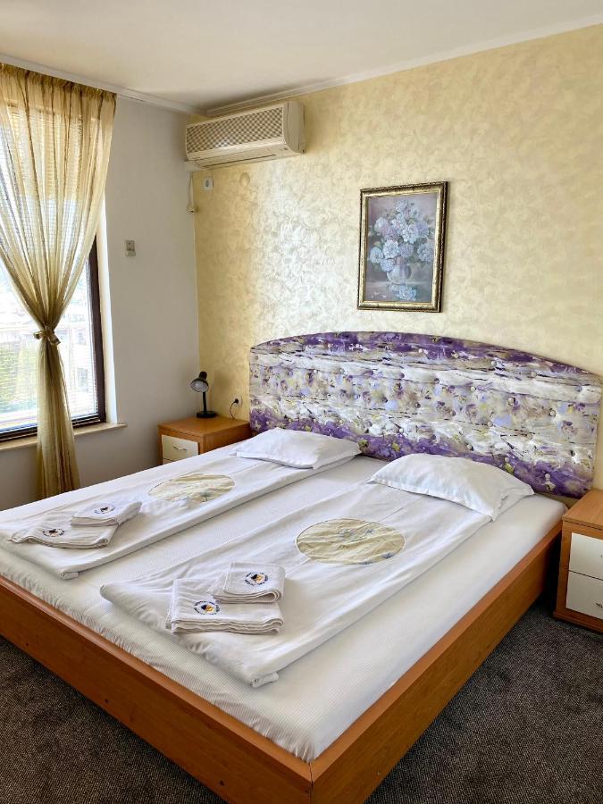 Family Hotel The Golden Fish ソゾポル エクステリア 写真