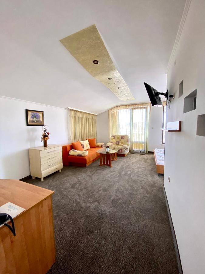 Family Hotel The Golden Fish ソゾポル エクステリア 写真