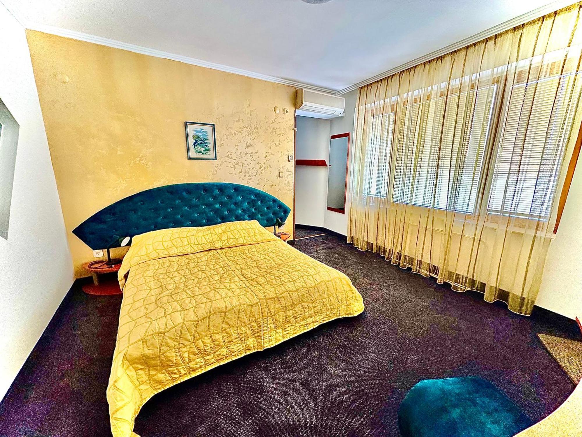 Family Hotel The Golden Fish ソゾポル エクステリア 写真