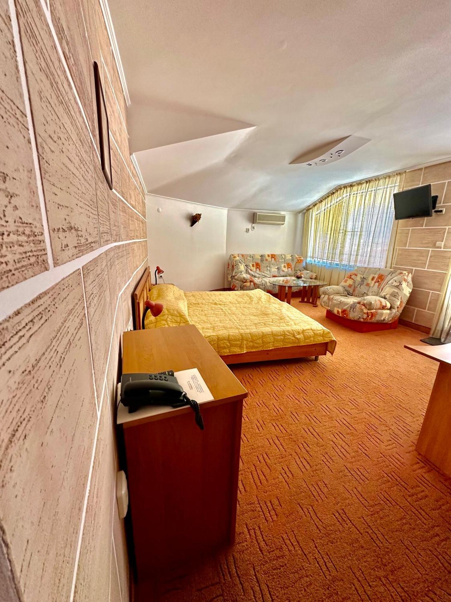 Family Hotel The Golden Fish ソゾポル エクステリア 写真